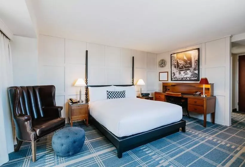 اتاق لوکس, The Charles Hotel In Harvard Square
