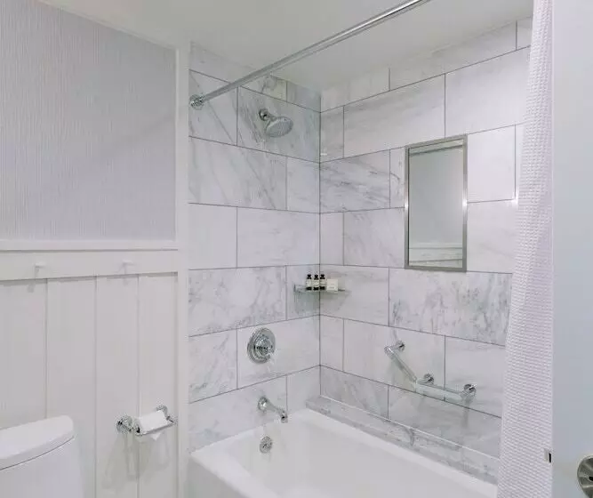 اتاق لوکس, The Charles Hotel In Harvard Square