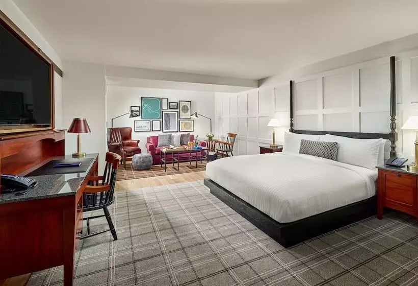 سوییت, The Charles Hotel In Harvard Square