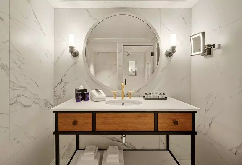 سوییت, The Charles Hotel In Harvard Square
