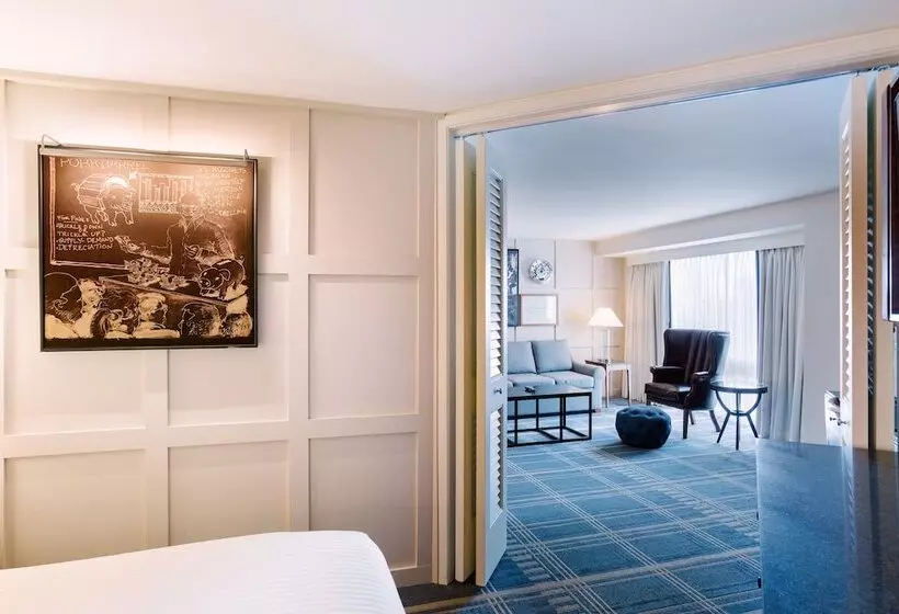 سوییت, The Charles Hotel In Harvard Square