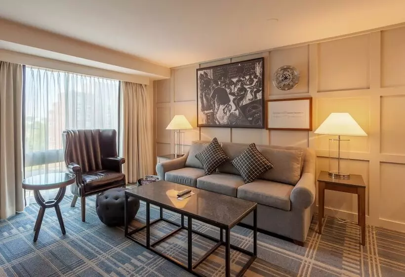 سوییت, The Charles Hotel In Harvard Square
