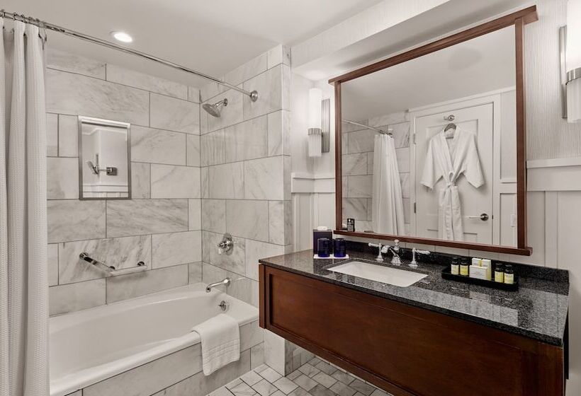 스위트, The Charles Hotel In Harvard Square
