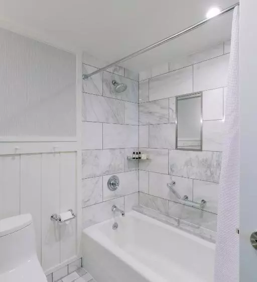 اتاق لوکس, The Charles Hotel In Harvard Square