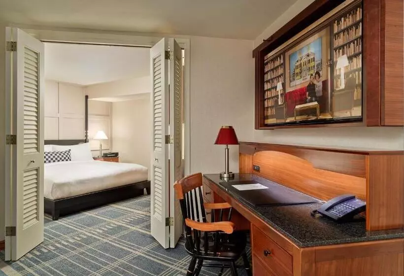 سوییت, The Charles Hotel In Harvard Square