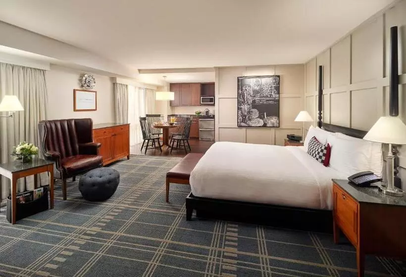 سوییت جونیور, The Charles Hotel In Harvard Square