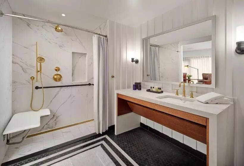 اتاق استاندارد برای معلولان, The Charles Hotel In Harvard Square