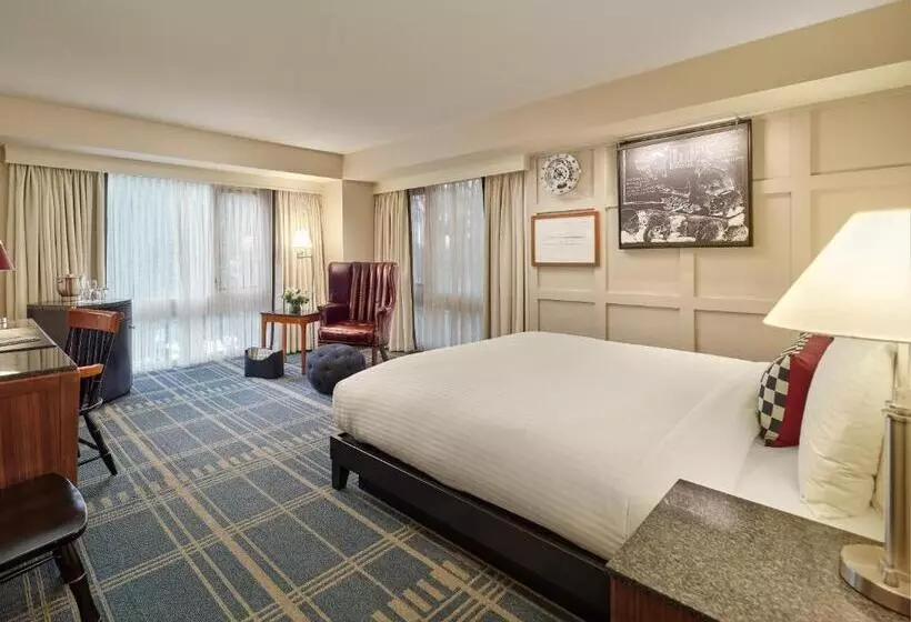 اتاق استاندارد با تخت بزرگ برای معلولان, The Charles Hotel In Harvard Square