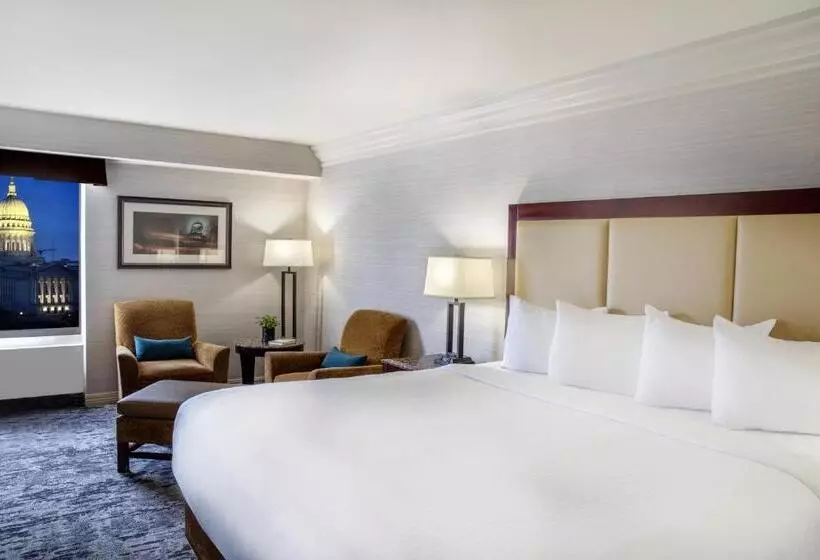 Club Room King Bed, The Madison Concourse