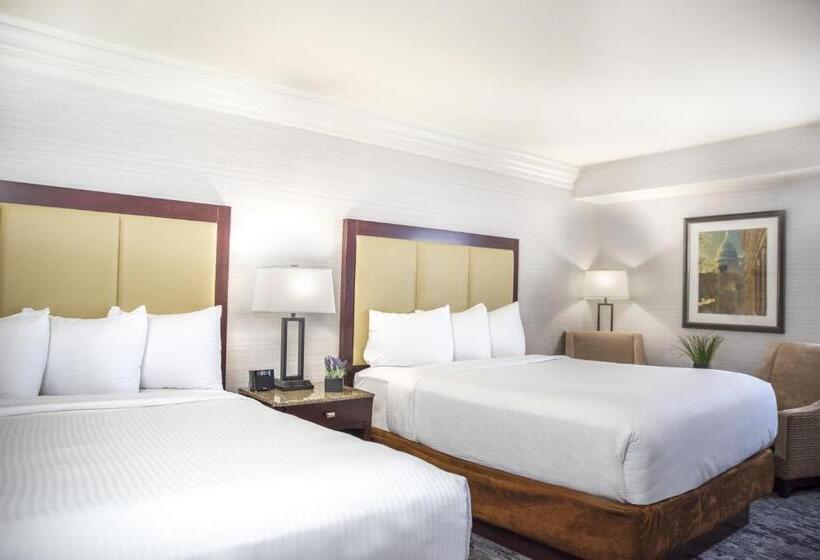 חדר קלאב, The Madison Concourse