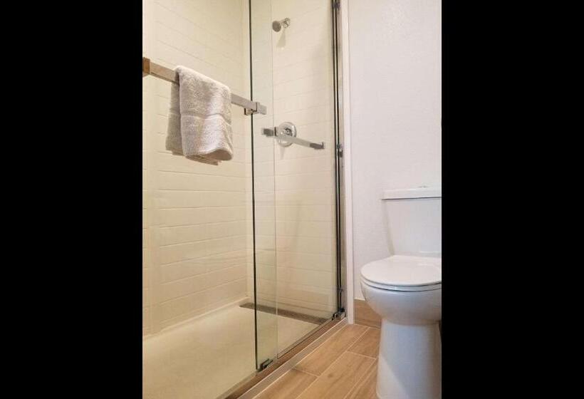 キングサイズベッドのスタンダードルーム, Thea Tacoma, Ascend Hotel Collection