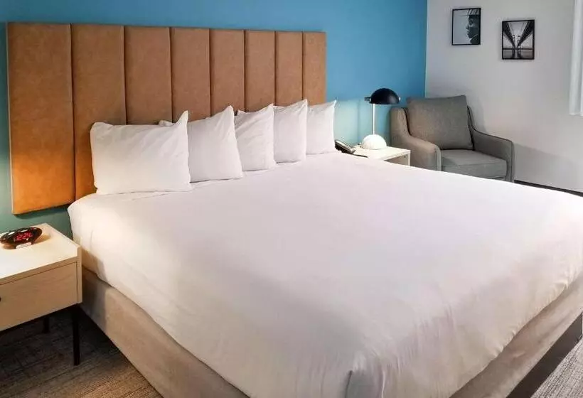 身障者適用キングサイズベッドルーム, Thea Tacoma, Ascend Hotel Collection