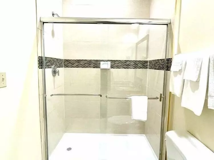 デラックスルーム, Whitney Inn & Suites