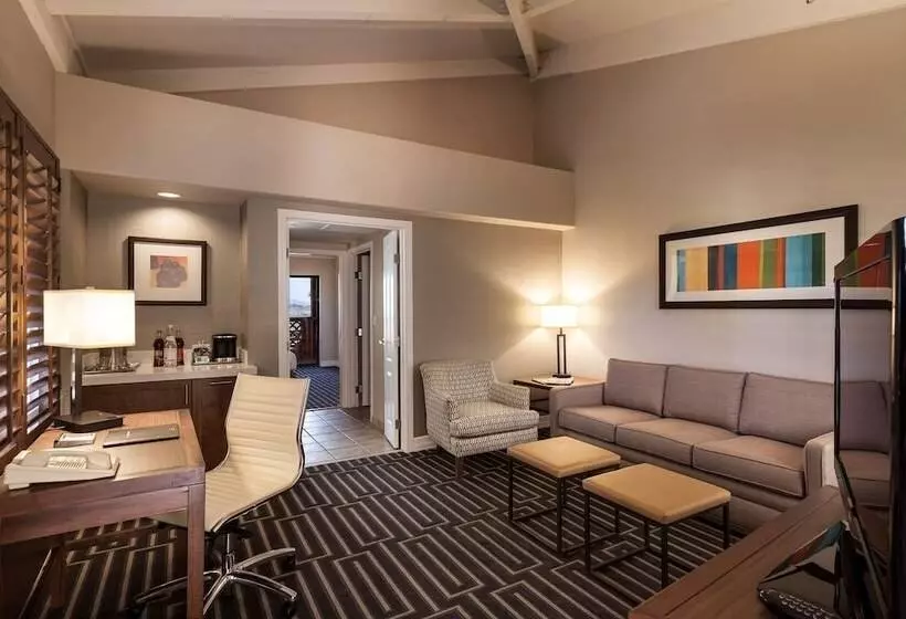 スイート, Hilton Phoenix Tapatio Cliffs Resort