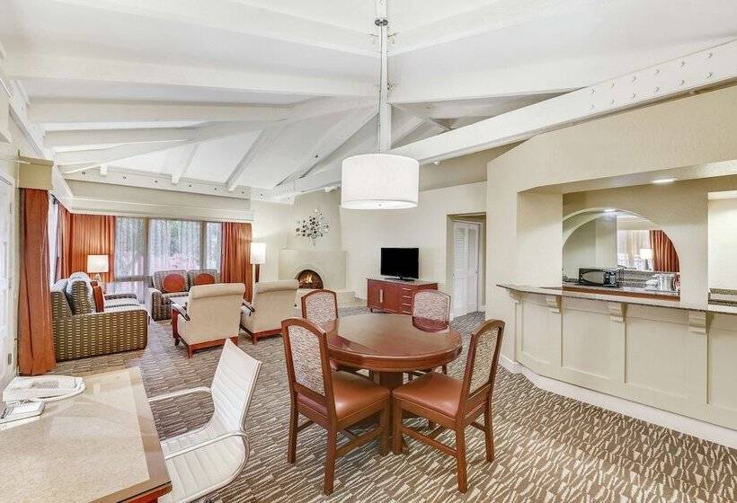 スイート, Hilton Phoenix Tapatio Cliffs Resort