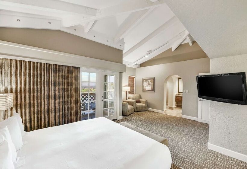 스위트, Hilton Phoenix Tapatio Cliffs Resort