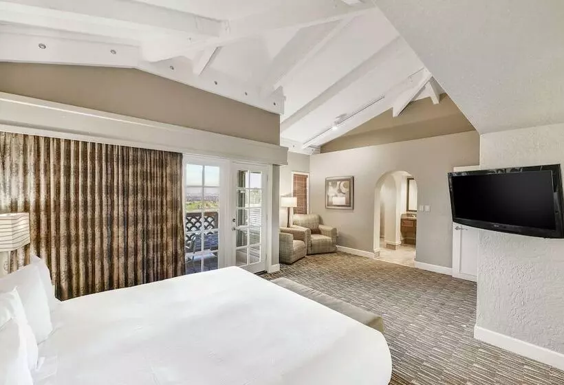 スイート, Hilton Phoenix Tapatio Cliffs Resort