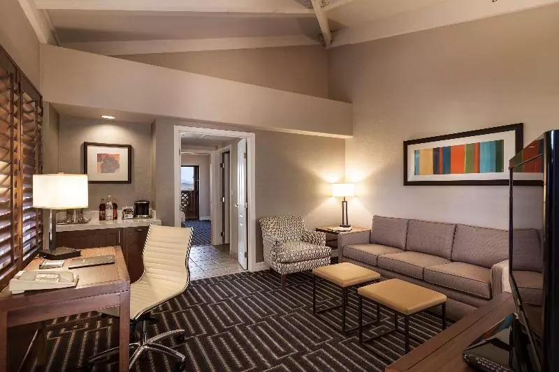 景色の見えるスイートルーム, Hilton Phoenix Tapatio Cliffs Resort