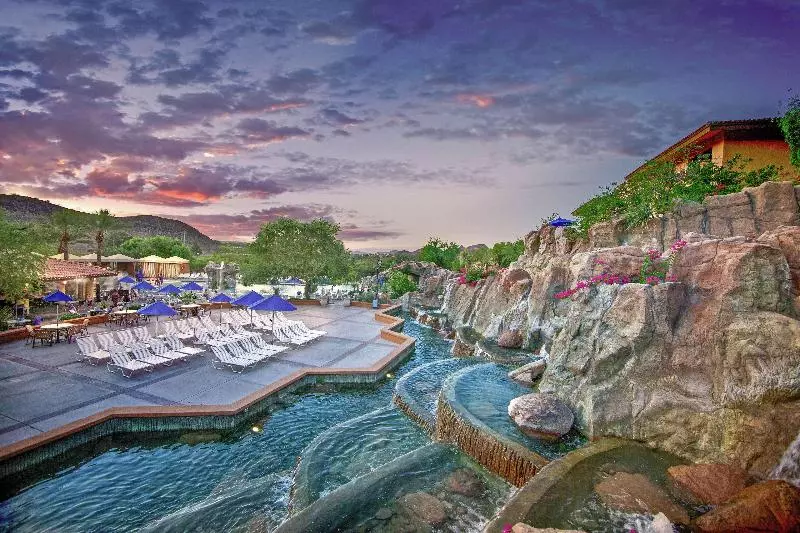 景色の見えるスイートルーム, Hilton Phoenix Tapatio Cliffs Resort