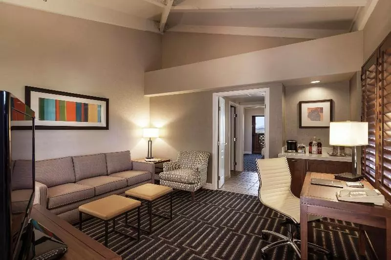 景色の見えるスイートルーム, Hilton Phoenix Tapatio Cliffs Resort