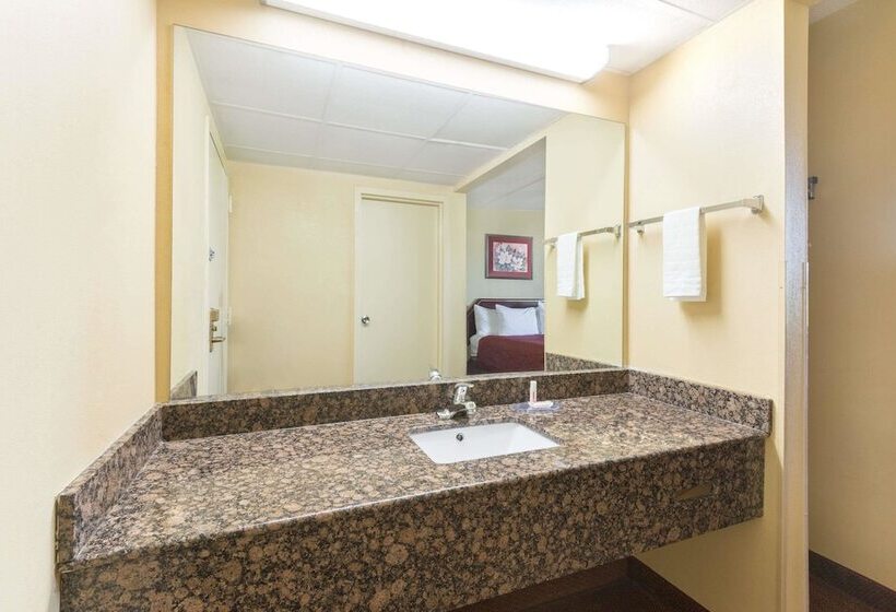 Номер Стандарт 2 Двуспальные Кровати, Days Inn By Wyndham Hagerstown I 70