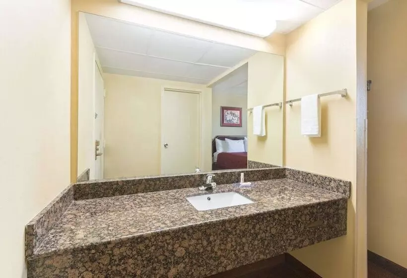２ダブルベッドのスタンダードルーム, Days Inn By Wyndham Hagerstown I 70