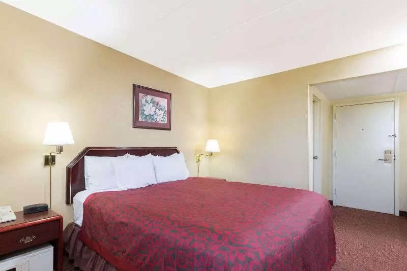 キングサイズベッドのスタンダードルーム, Days Inn By Wyndham Hagerstown I 70