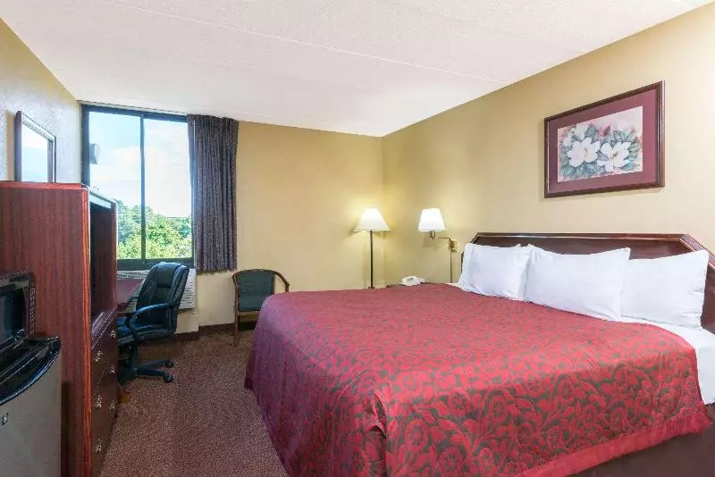キングサイズベッドのスタンダードルーム, Days Inn By Wyndham Hagerstown I 70