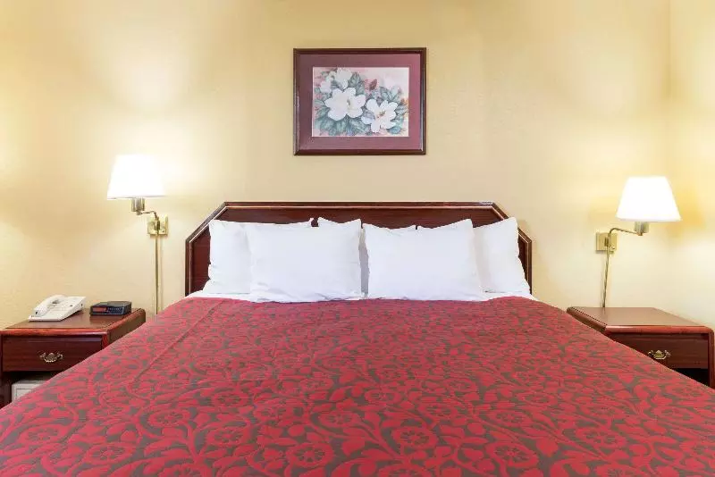キングサイズベッドのスタンダードルーム, Days Inn By Wyndham Hagerstown I 70