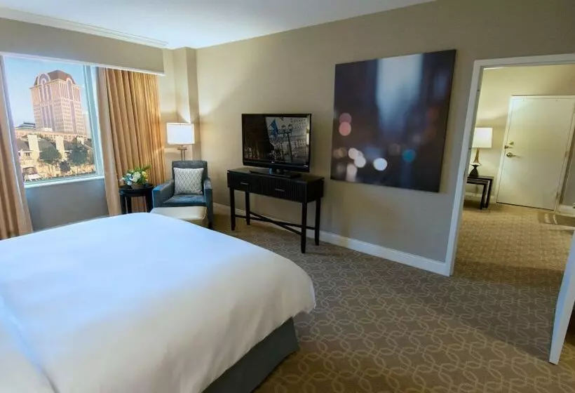 سوییت اجرایی, Hilton Milwaukee
