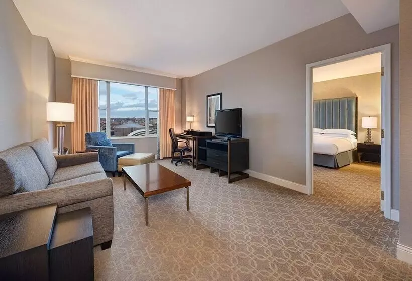 سوییت اجرایی, Hilton Milwaukee