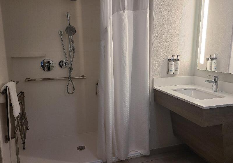 适合残疾人士使用的带超级大床的标准间, Holiday Inn Express Fort Lauderdale North Executive Airport, An Ihg