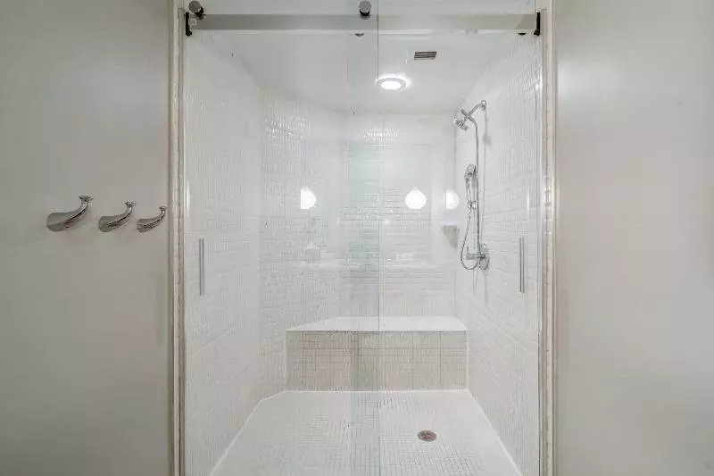 身障者適用キングサイズベッドルーム, Indigo Atlanta Vinings, An Ihg