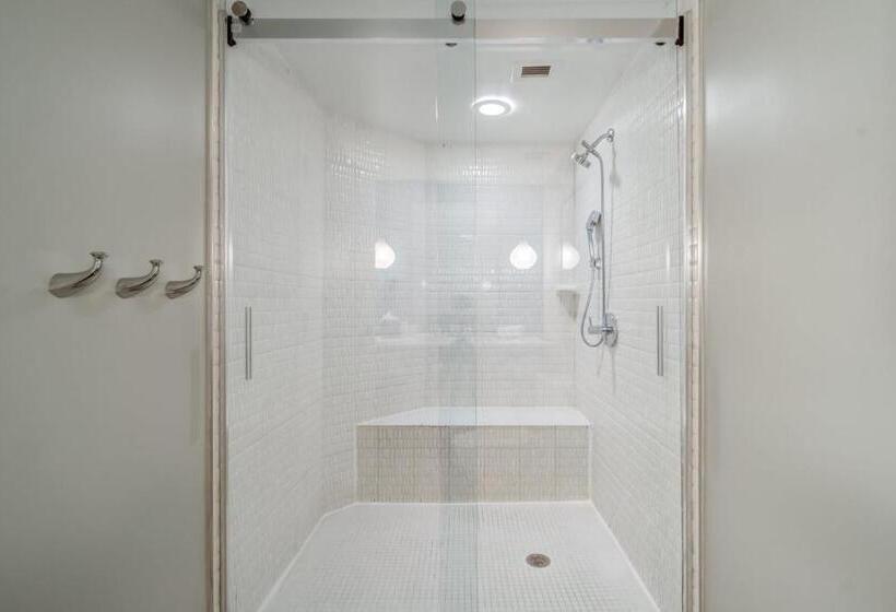 Номер Стандарт Кровать Кинг Адаптированный для Инвалидов, Indigo Atlanta Vinings, An Ihg