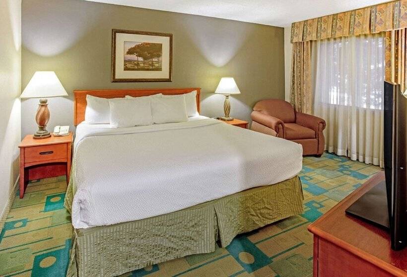Люкс Deluxe Кровать Кинг, La Quinta By Wyndham Appleton College Avenue