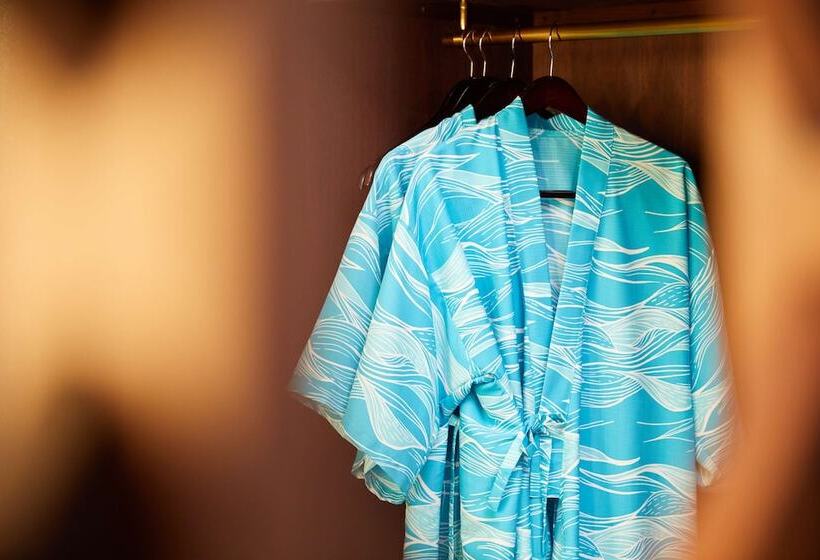 Люкс Вид на Море, Outrigger Waikiki Beachcomber