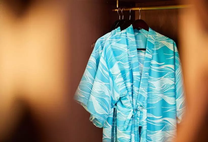 سوییت با چشم‌انداز دریا, Outrigger Waikiki Beachcomber