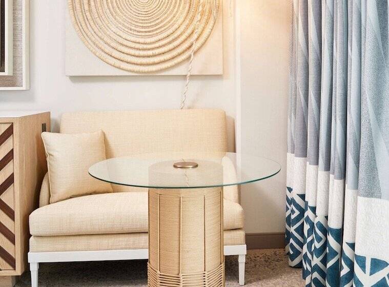 Номер Deluxe Вид на Море, Outrigger Waikiki Beachcomber