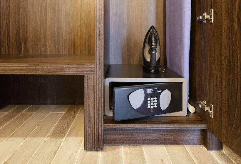 Номер Стандарт Двуспальная Кровать Адаптированный для Инвалидов, Outrigger Waikiki Beachcomber