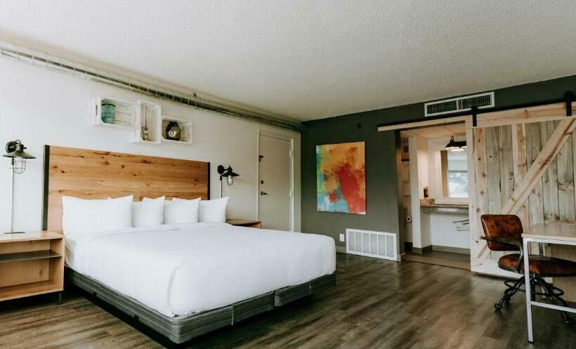 Стандартный Номер Кровать Кинг, Scp Colorado Springs