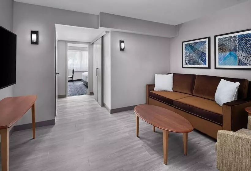 ジュニアスイート, The Alloy King Of Prussia   A Doubletree By Hilton