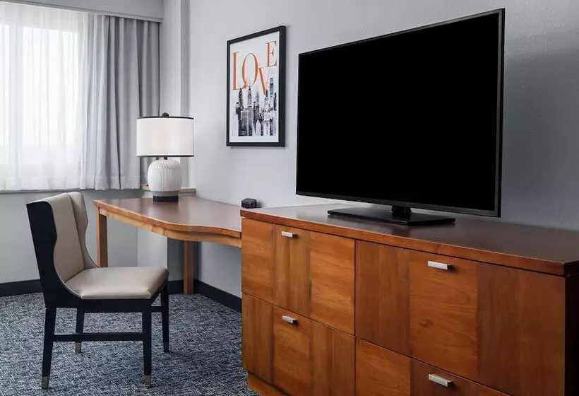 ジュニアスイート, The Alloy King Of Prussia   A Doubletree By Hilton