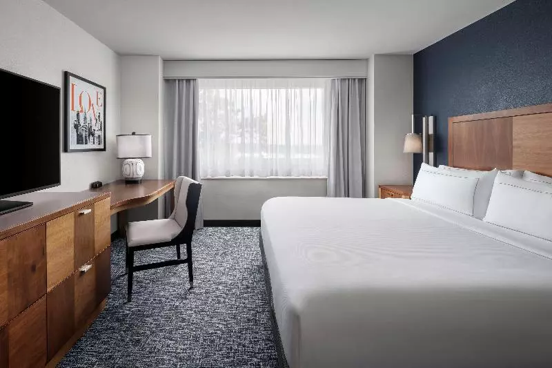 キングサイズベッドのスイートルーム, The Alloy King Of Prussia   A Doubletree By Hilton