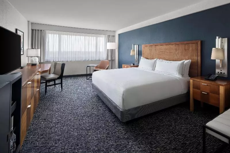 キングサイズベッドのスタンダードルーム, The Alloy King Of Prussia   A Doubletree By Hilton