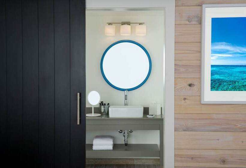 Deluxe Room Pool View