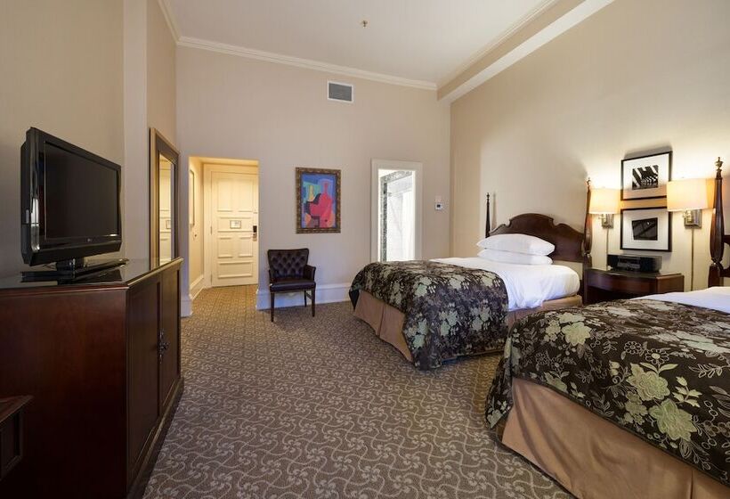 חדר דלוקס, The Pfister