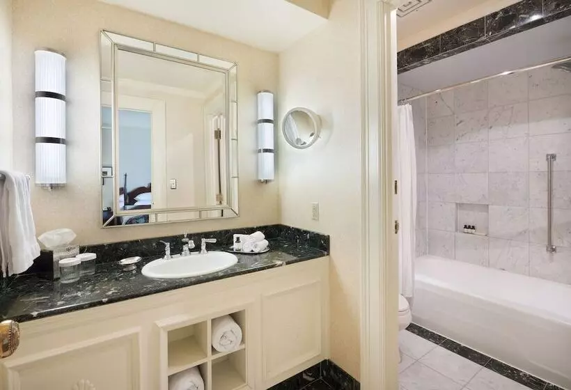 اتاق استاندارد با 2 تخت دوبل, The Pfister