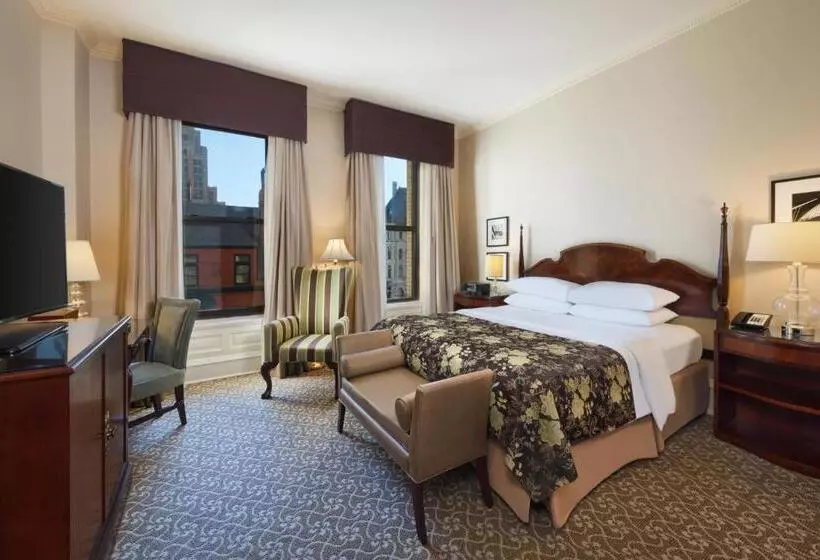 اتاق استاندارد با تخت بزرگ برای معلولان, The Pfister