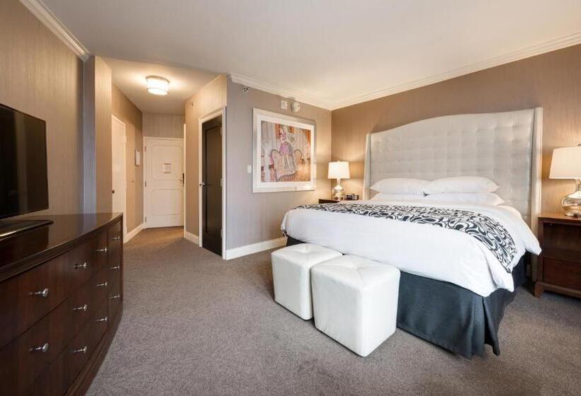 חדר דחוקס עם מיטת קינג, The Pfister