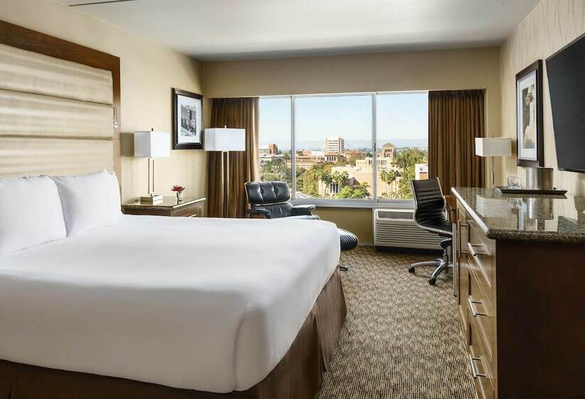 غرفة قياسية سرير كينج, Usc